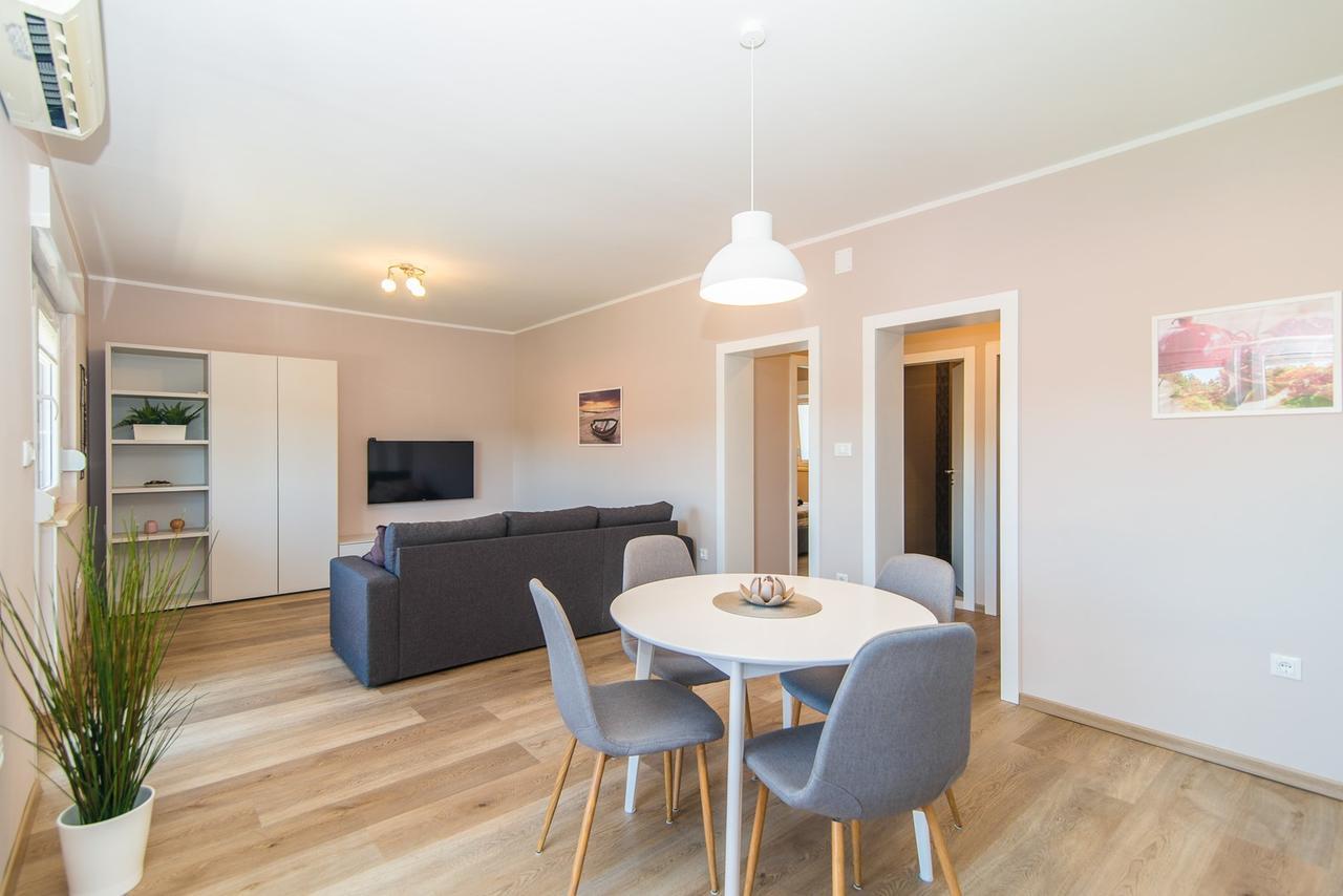 Apartment Lili Πόρετς Εξωτερικό φωτογραφία