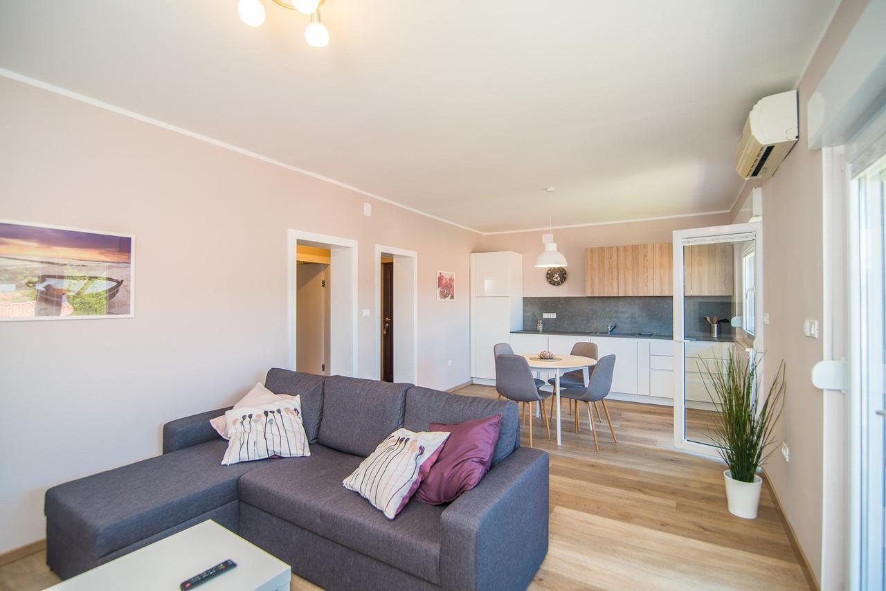 Apartment Lili Πόρετς Εξωτερικό φωτογραφία
