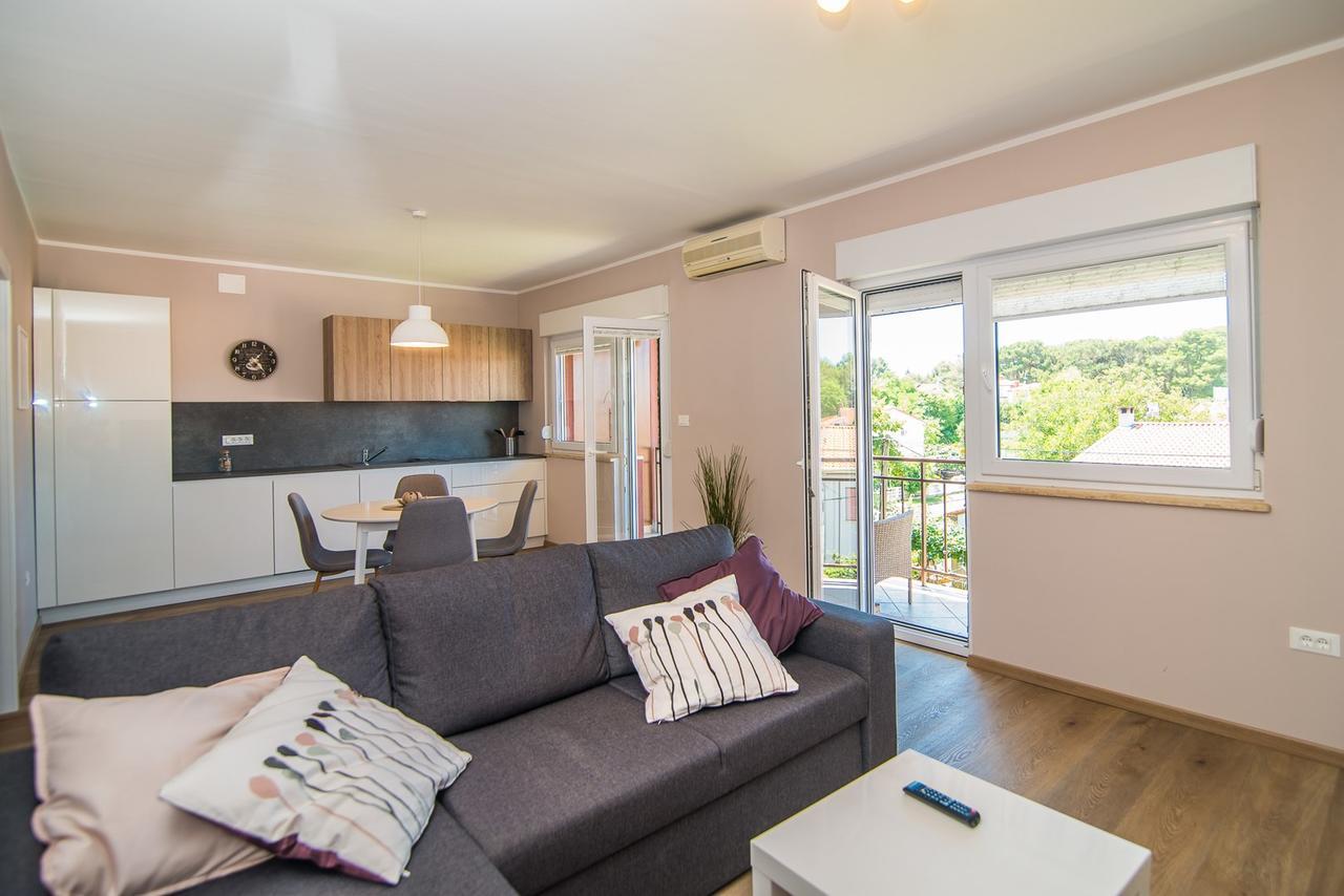 Apartment Lili Πόρετς Εξωτερικό φωτογραφία